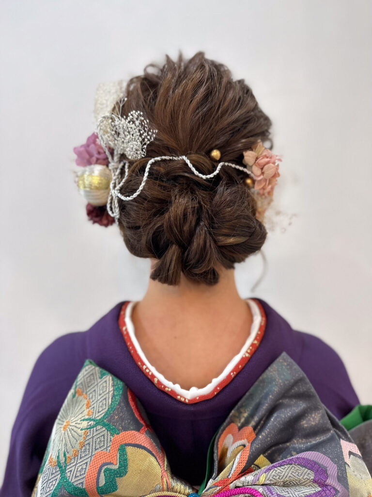 崩れにくくまとめた成人式のヘアスタイル