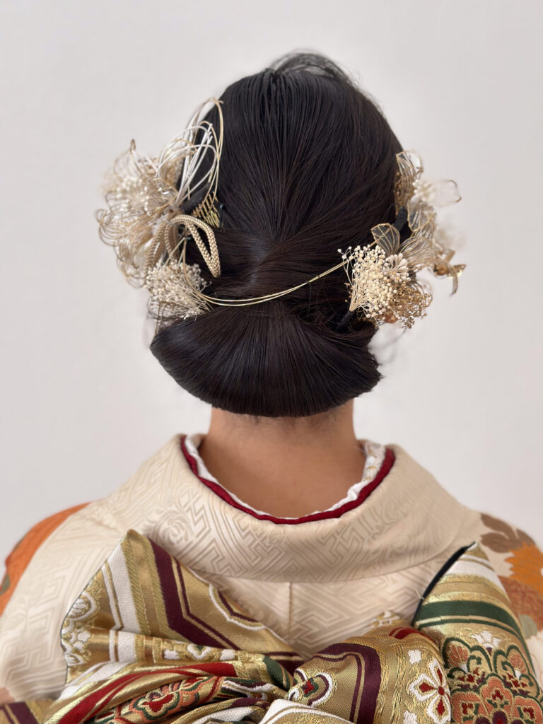 髪飾りを合わせた成人式のヘアセット